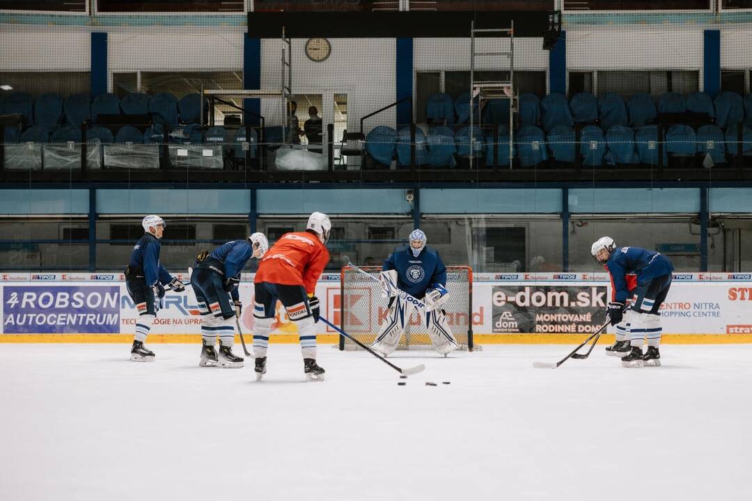 FOTO: HK Nitra a HC Nové Zámky dostali od Nitrianskeho samosprávneho kraja 30-tisícové dotácie, foto 2