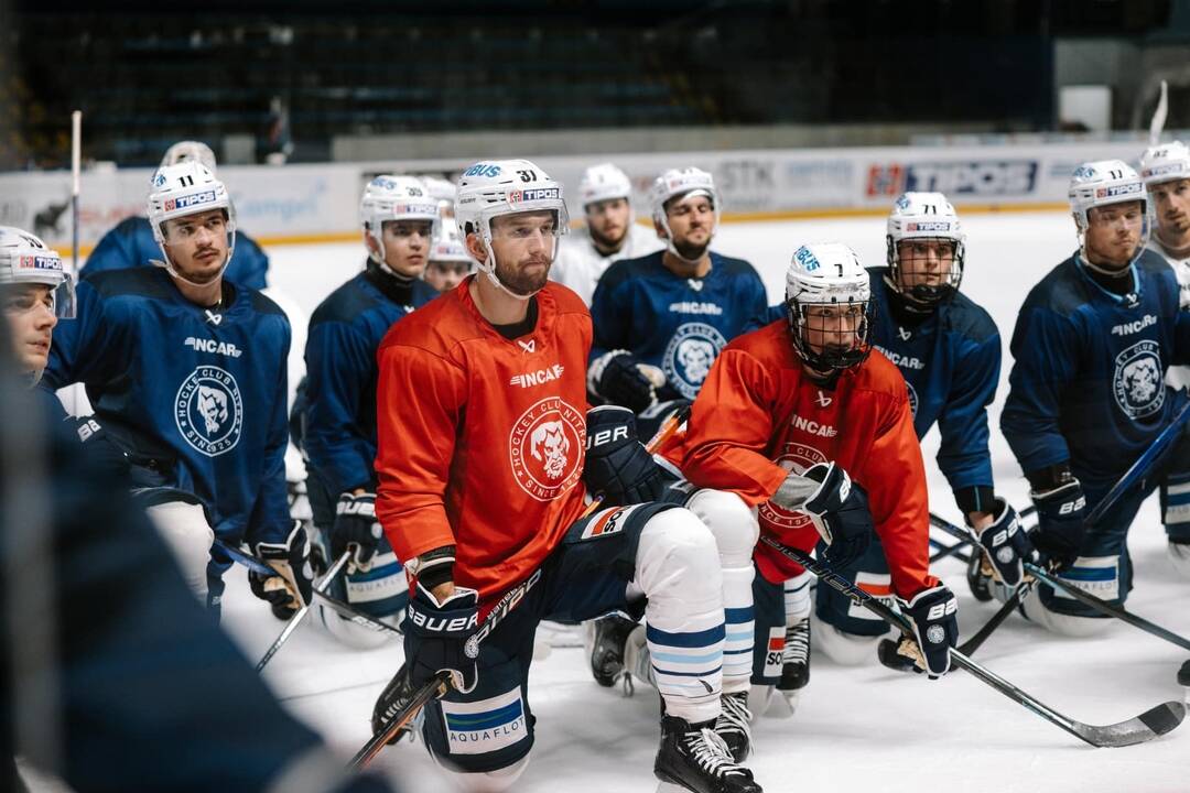 FOTO: HK Nitra a HC Nové Zámky dostali od Nitrianskeho samosprávneho kraja 30-tisícové dotácie, foto 6