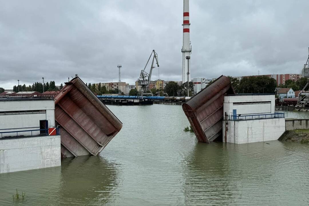 FOTO: Aktuálny stav Dunaja v Komárne - hladina stúpa, mesto je v pohotovosti, foto 2