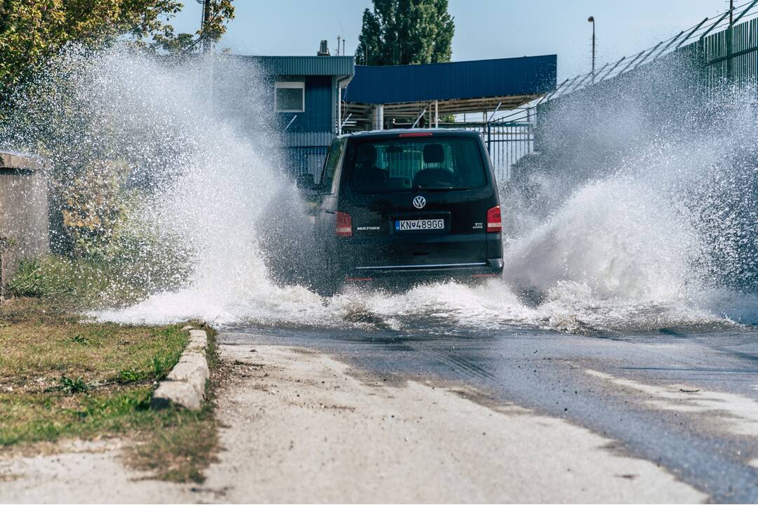 FOTO: Dunaj v Komárne pomaly klesá a odkrýva škody, ktoré spôsobili záplavy, foto 22