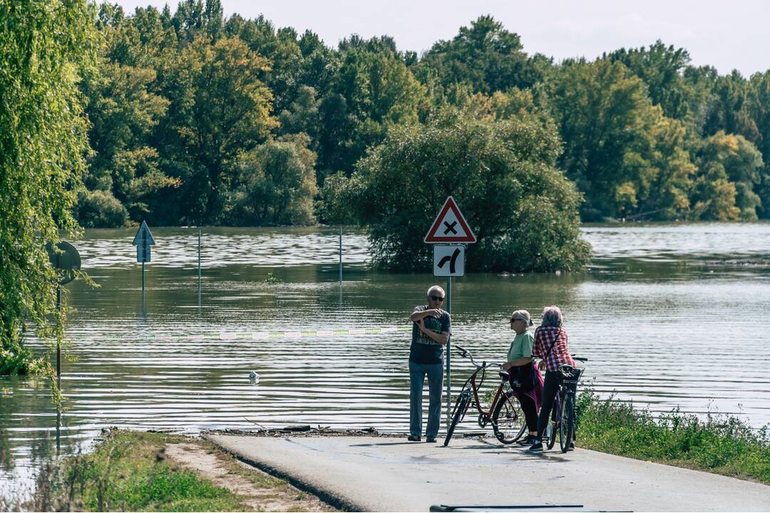 FOTO: Dunaj v Komárne pomaly klesá a odkrýva škody, ktoré spôsobili záplavy, foto 28