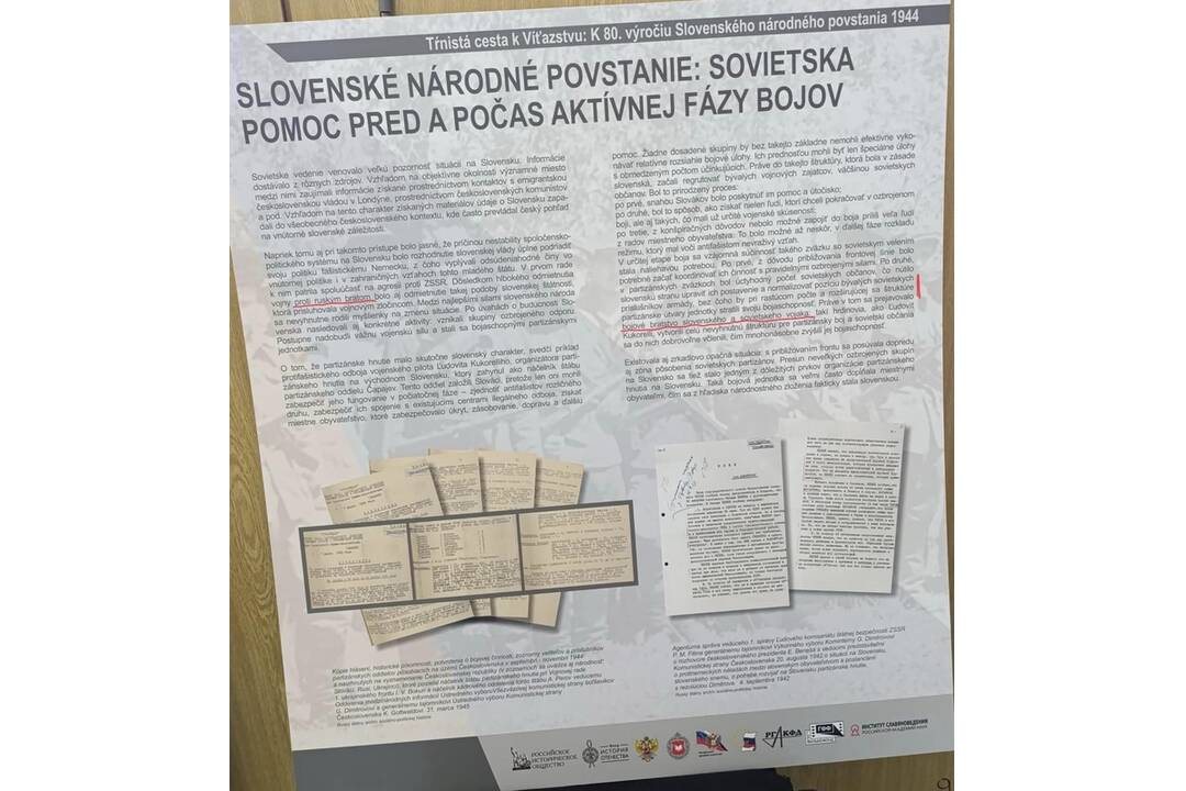 FOTO: Ruské propagandistické materiály na nitrianskej škole – výstava k SNP vyvolala pobúrenie, foto 13