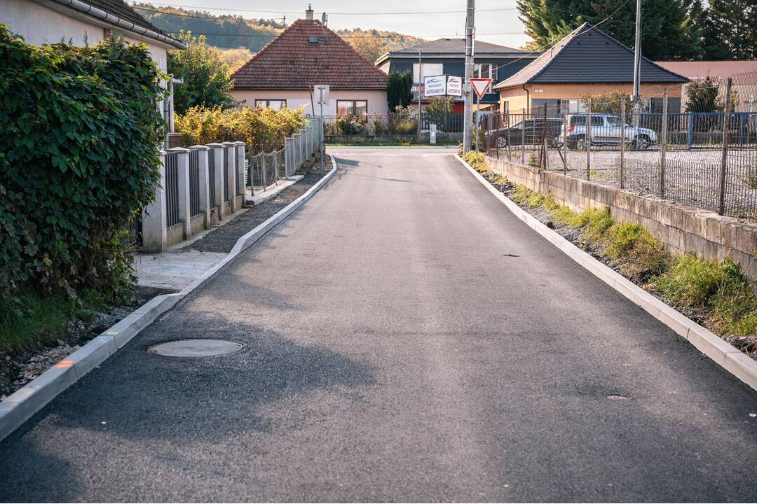 FOTO: Takto vyzerá zrekonštruovaná Bočná ulica v Horných Krškanoch, foto 1