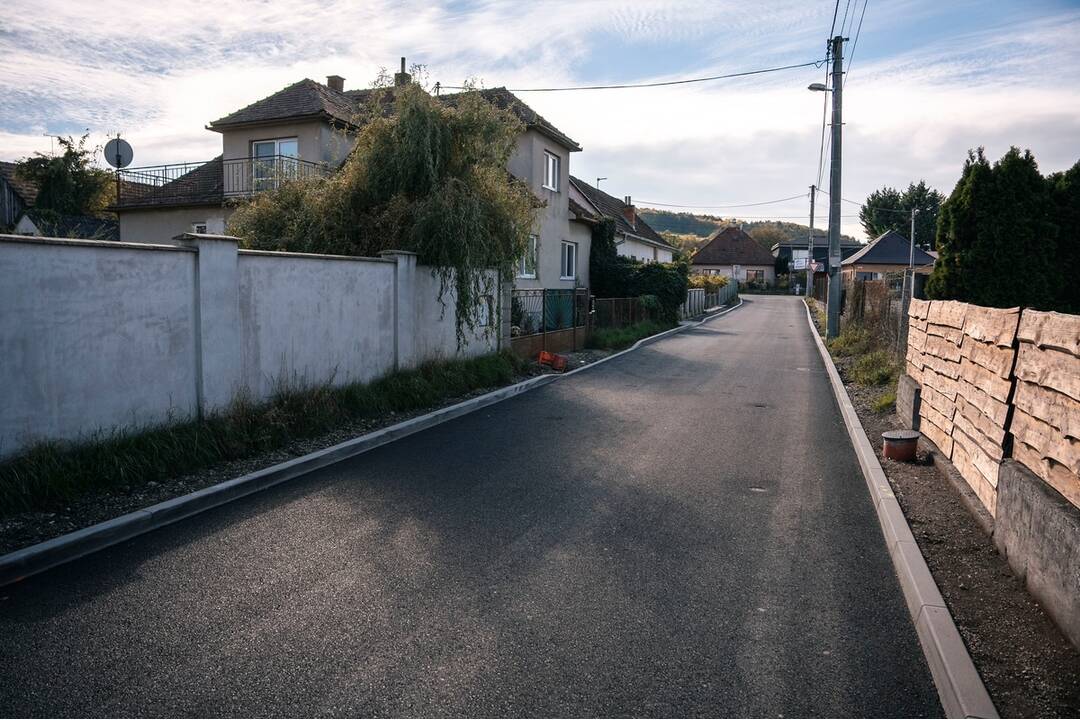 FOTO: Takto vyzerá zrekonštruovaná Bočná ulica v Horných Krškanoch, foto 2