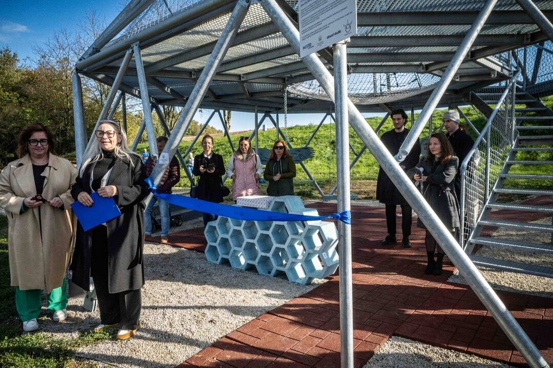 FOTO: Nový environmentálny priestor vo Veľkých Bedzanoch vyzerá ako z budúcnosti, foto 1