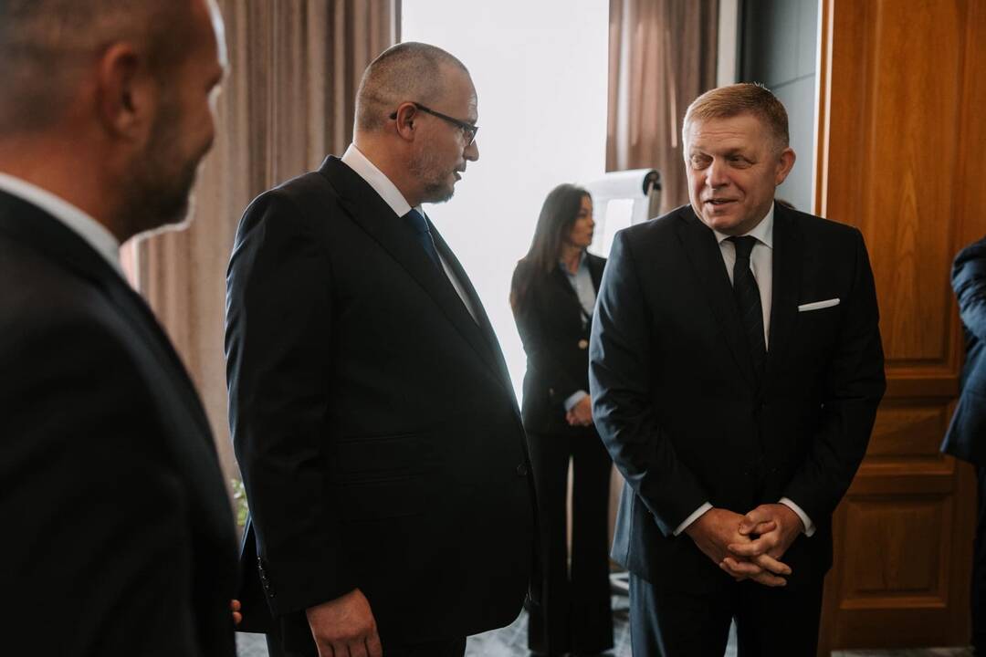 FOTO: Premiér Robert Fico navštívil Nitru a stretol sa so županom Becíkom , foto 4