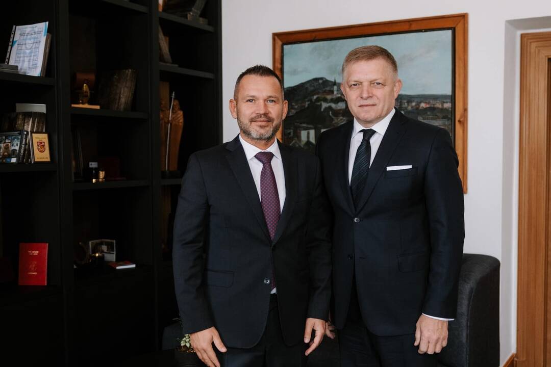 FOTO: Premiér Robert Fico navštívil Nitru a stretol sa so županom Becíkom , foto 7