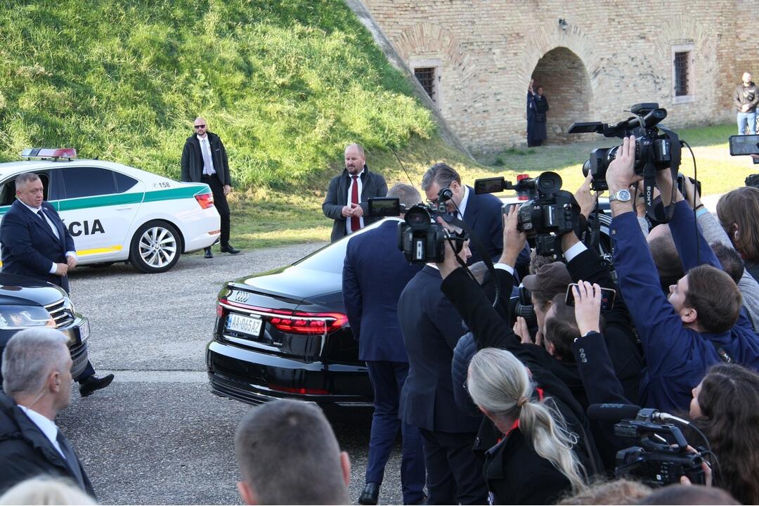 FOTO: Fico, Orbán a Vučič sa stretli v pevnosti Komárno na Samite troch krajín, foto 6