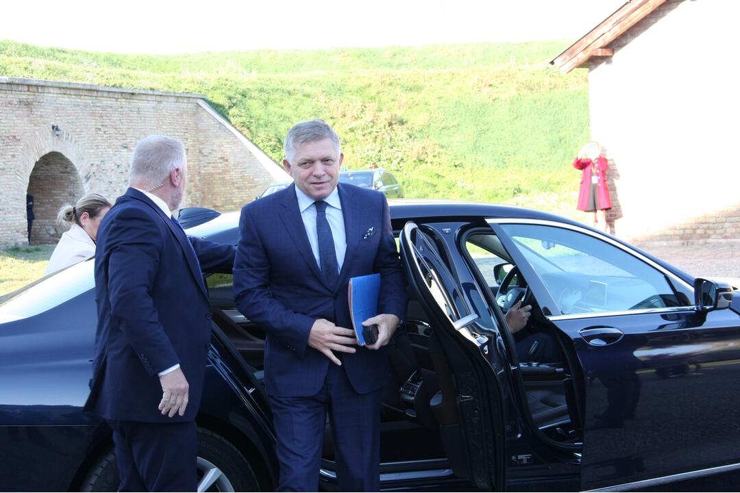 FOTO: Fico, Orbán a Vučič sa stretli v pevnosti Komárno na Samite troch krajín, foto 12