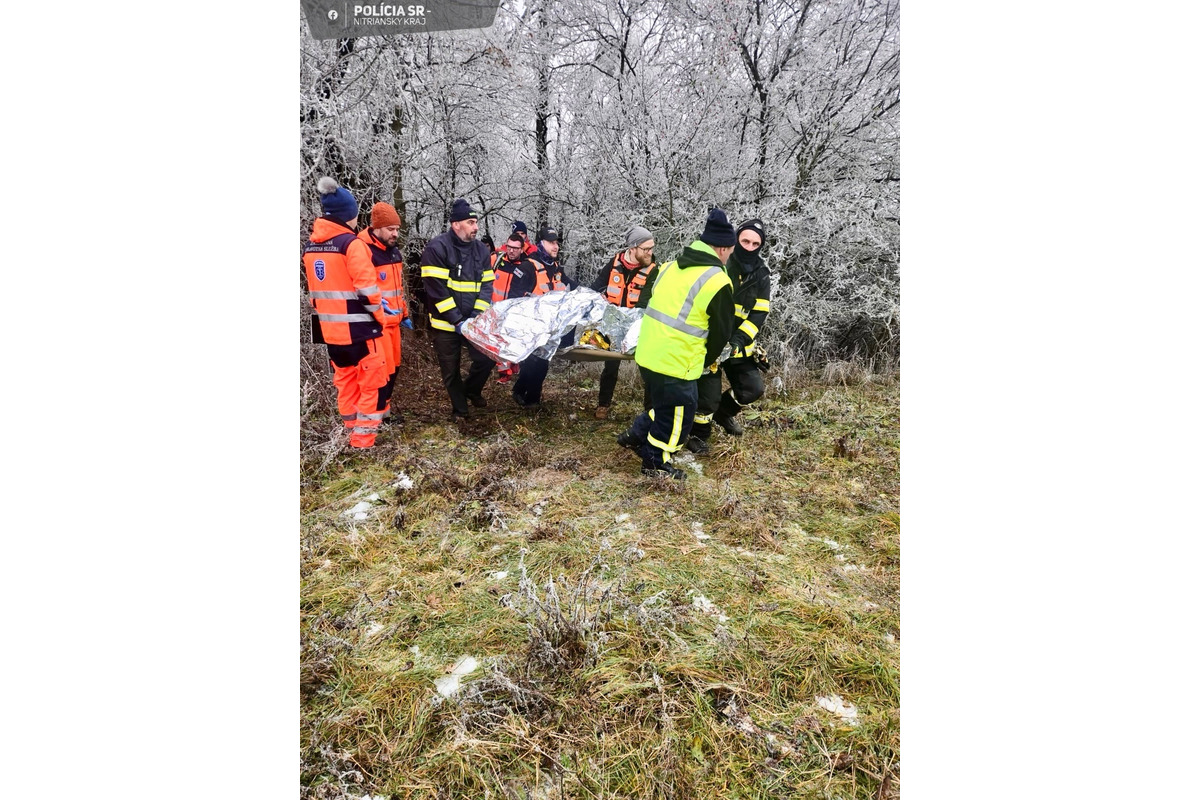 FOTO: Pátracia akcia po Viliamovi zo Šalgoviec mala šťastný koniec, hľadali ho desiatky ľudí , foto 5